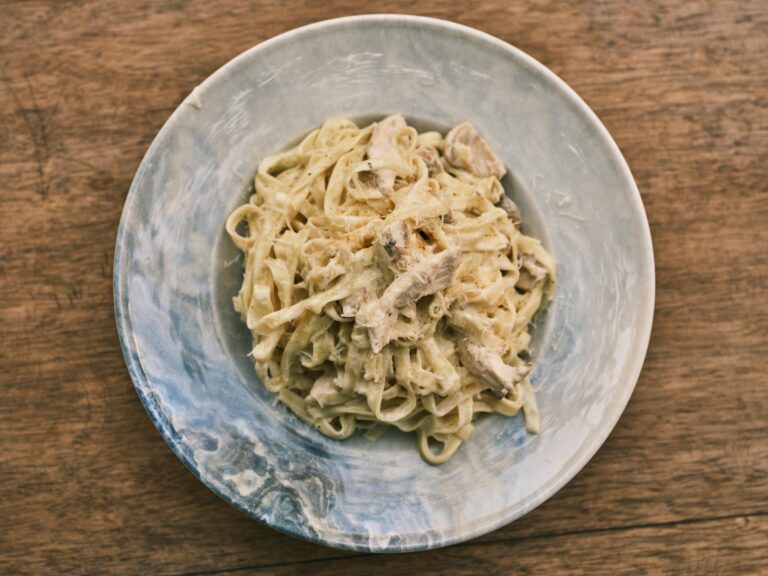 creamy fettuccine Alfredo pasta on a plate