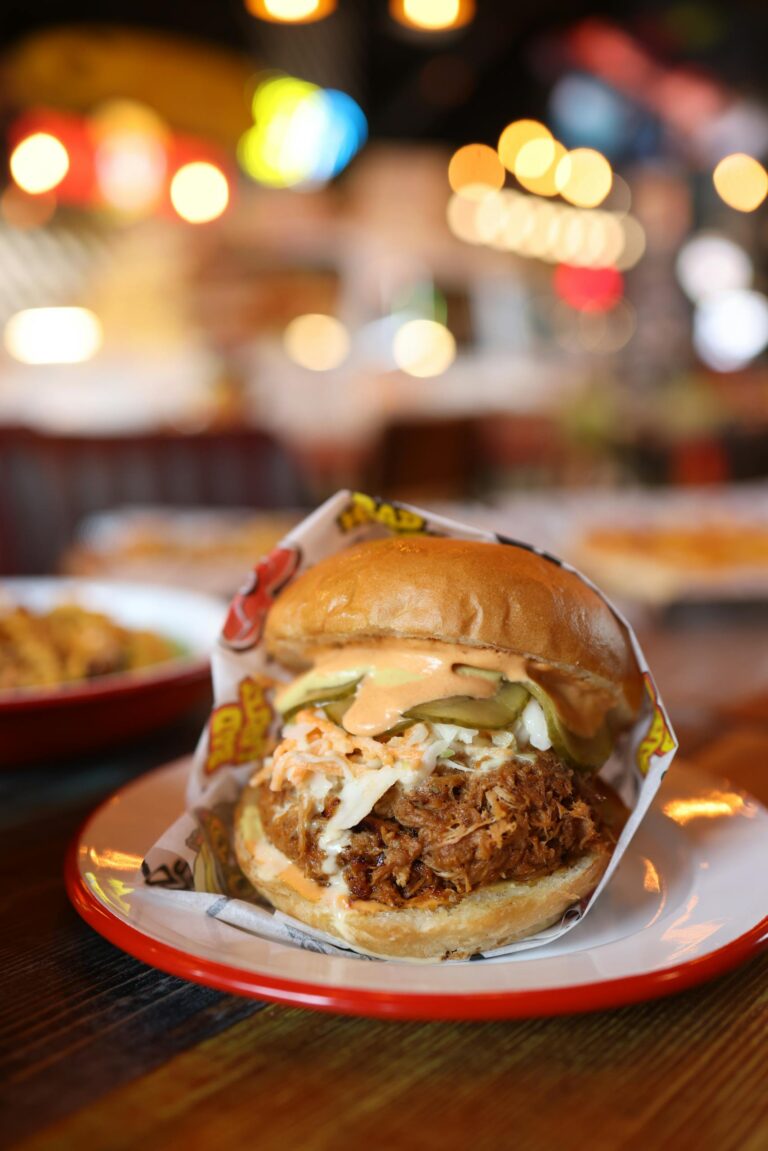 easy slow cooker pulled pork BBQ sandwich